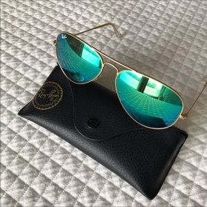Green Mirror Ray Ban Aviators. 58mm
